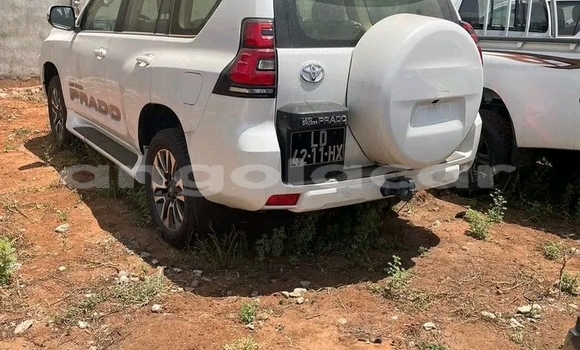 Buy Used Toyota Land Cruiser Prado White Car in Lobito in Benguela Buy Used Toyota Land Cruiser Prado White Car in Lobito in Benguela