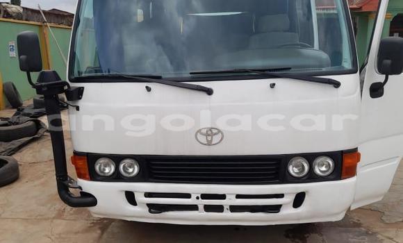 Acheter Occasion Voiture Toyota Coaster Blanc à Luanda, Province de Luanda