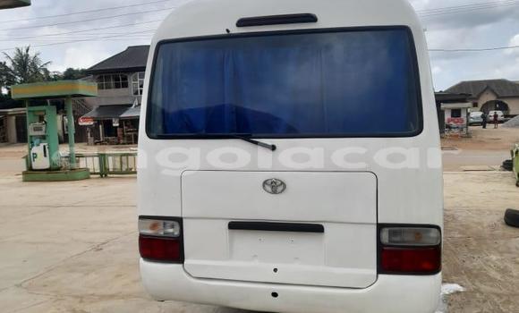 Acheter Occasion Voiture Toyota Coaster Blanc à Luanda, Province de Luanda Acheter Occasion Voiture Toyota Coaster Blanc à Luanda, Province de Luanda