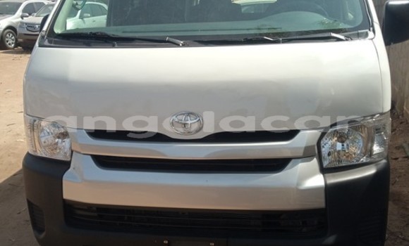 Buy Used Toyota Hiace White Car in Luanda in Luanda Province