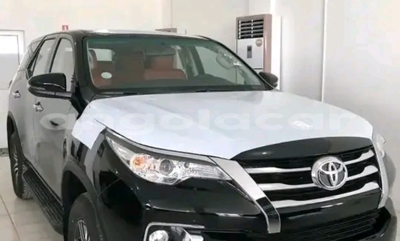 Buy Used Toyota Fortuner Black Car in Luanda in Luanda Province