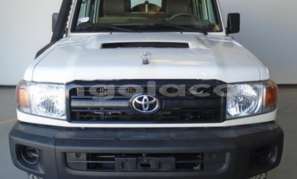 Comprar Usado Toyota Land Cruiser Branco Carro em Luanda em Luanda Province Comprar Usado Toyota Land Cruiser Branco Carro em Luanda em Luanda Province