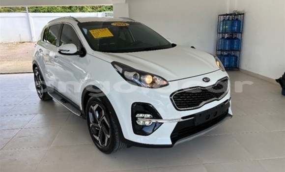 Buy Used Kia Sportage White Car in Luanda in Luanda Province