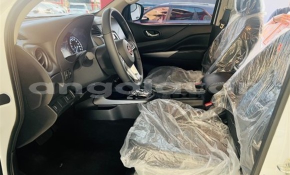 Buy Used Nissan Frontier White Car in Luanda in Luanda Province Buy Used Nissan Frontier White Car in Luanda in Luanda Province