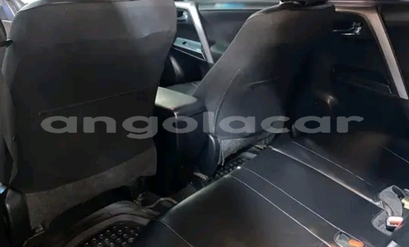Buy Used Toyota RAV4 White Car in Luanda in Luanda Province Buy Used Toyota RAV4 White Car in Luanda in Luanda Province