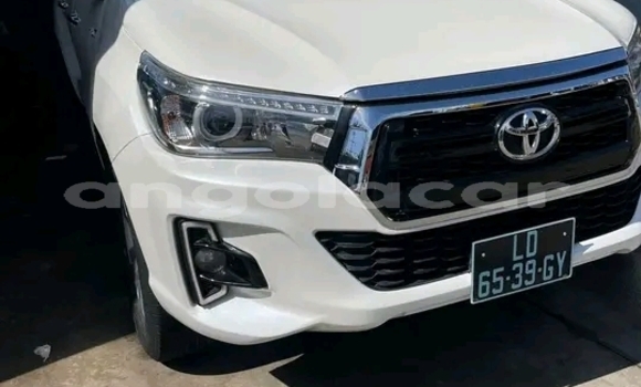 Comprar Usado Toyota Hilux Branco Carro em Luanda em Luanda Province