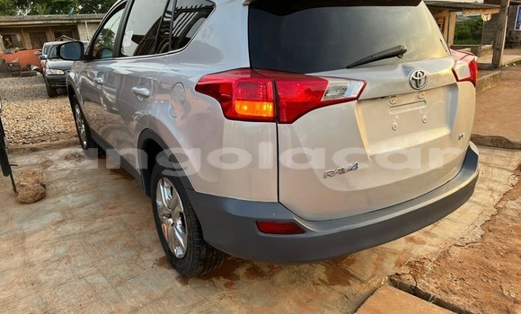 Comprar Usado Toyota RAV4 Prata Carro em Luanda em Luanda Province Comprar Usado Toyota RAV4 Prata Carro em Luanda em Luanda Province