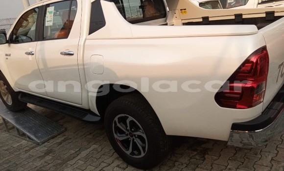 Buy Used Toyota Hilux White Car in Luanda in Luanda Province Buy Used Toyota Hilux White Car in Luanda in Luanda Province