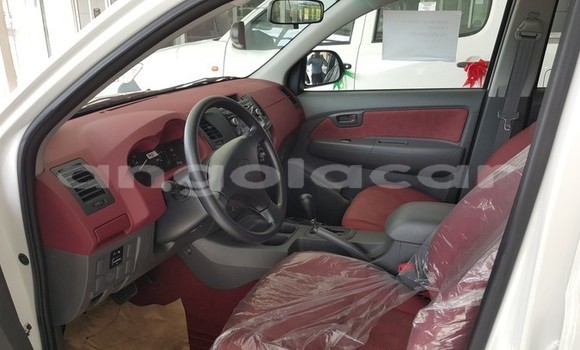 Buy Used Toyota Hilux White Car in Luanda in Luanda Province Buy Used Toyota Hilux White Car in Luanda in Luanda Province