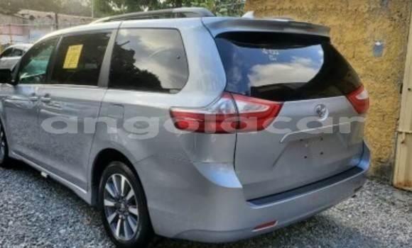 Comprar Usado Toyota Sienna Prata Carro em Luanda em Luanda Province Comprar Usado Toyota Sienna Prata Carro em Luanda em Luanda Province