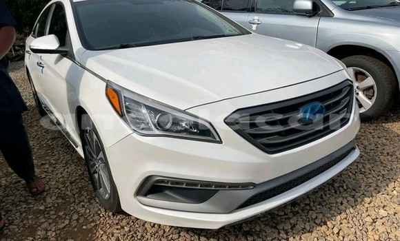 Acheter Occasion Voiture Hyundai Sonata Blanc à Camacupa, Bie