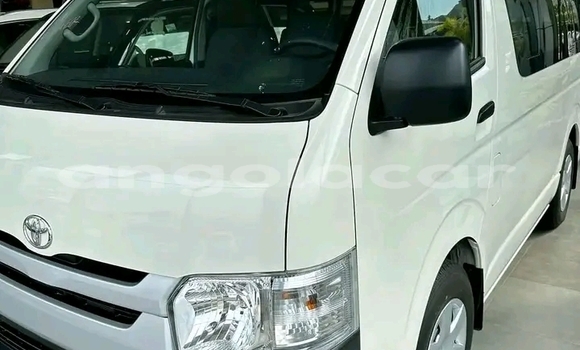 Buy Used Toyota Hiace White Car in Luanda in Luanda Province