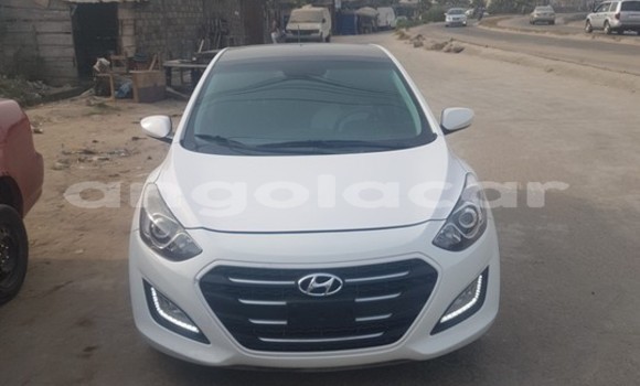 Buy Used Hyundai i30 White Car in Luanda in Luanda Province Buy Used Hyundai i30 White Car in Luanda in Luanda Province