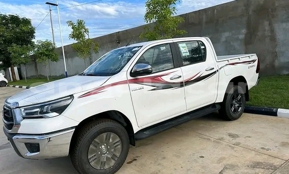 Buy Used Toyota Hilux White Car in Luanda in Luanda Province Buy Used Toyota Hilux White Car in Luanda in Luanda Province