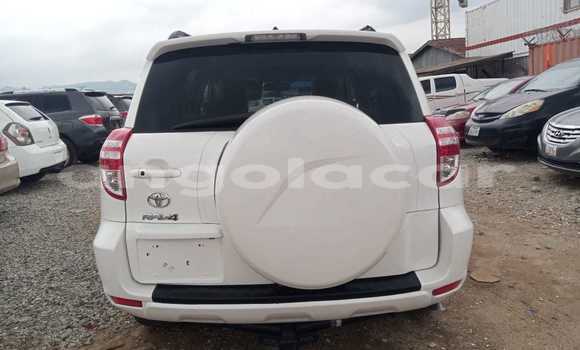 Comprar Usado Toyota RAV4 Branco Carro em Luanda em Luanda Province Comprar Usado Toyota RAV4 Branco Carro em Luanda em Luanda Province