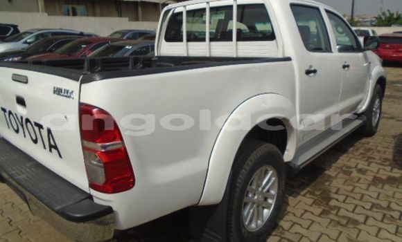 Comprar Usado Toyota Hilux Branco Carro em Luau em Moxico Comprar Usado Toyota Hilux Branco Carro em Luau em Moxico