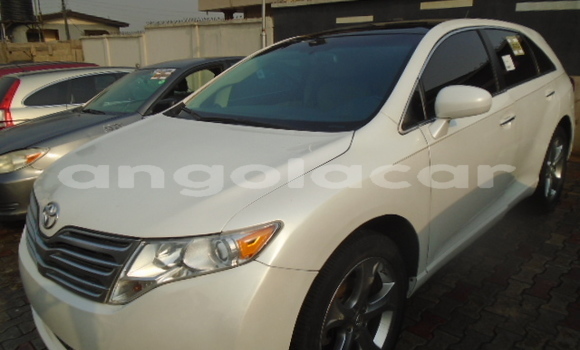 Buy Used Toyota Venza White Car in Luena in Moxico