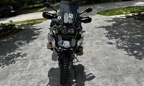 Comprar Usado BMW R1200GS Adventure Preto Moto em Catchiungo em Huambo Comprar Usado BMW R1200GS Adventure Preto Moto em Catchiungo em Huambo