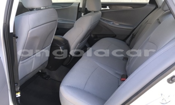 Acheter Occasion Voiture Hyundai Sonata Gris à Luanda, Province de Luanda Acheter Occasion Voiture Hyundai Sonata Gris à Luanda, Province de Luanda