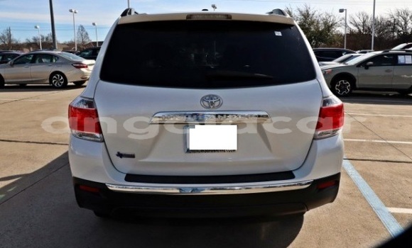 Buy Used Toyota Highlander White Car in Luau in Moxico Buy Used Toyota Highlander White Car in Luau in Moxico