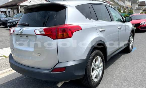Acheter Occasion Voiture Toyota RAV4 Gris à Luanda, Province de Luanda Acheter Occasion Voiture Toyota RAV4 Gris à Luanda, Province de Luanda