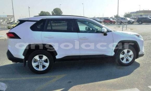 Acheter Occasion Voiture Toyota RAV4 Blanc à Luau, Moxico Acheter Occasion Voiture Toyota RAV4 Blanc à Luau, Moxico