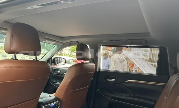 Buy Used Toyota Highlander White Car in Luanda in Luanda Province Buy Used Toyota Highlander White Car in Luanda in Luanda Province