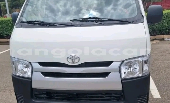 Comprar Usado Toyota Hiace Branco Carro em Luanda em Luanda Province