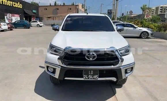 Buy Used Toyota Hilux White Car in Luanda in Luanda Province Buy Used Toyota Hilux White Car in Luanda in Luanda Province