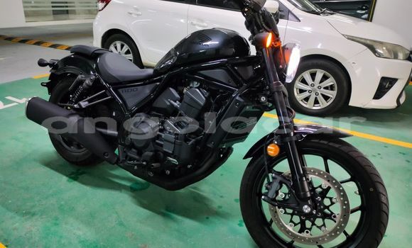 Comprar Usado Honda Rebel Preto Moto em Luanda em Luanda Province