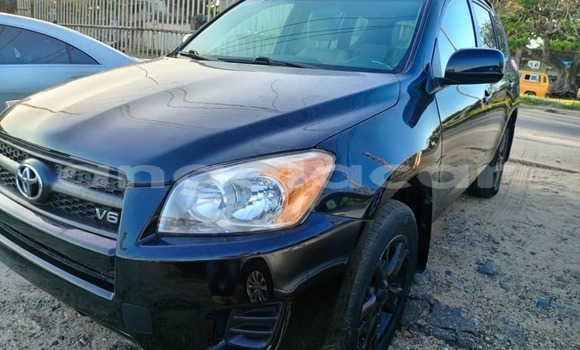 Comprar Usado Toyota RAV4 Azul Carro em Luanda em Luanda Province