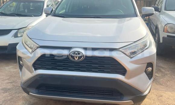 Acheter Occasion Voiture Toyota RAV4 Gris à Luanda, Province de Luanda Acheter Occasion Voiture Toyota RAV4 Gris à Luanda, Province de Luanda