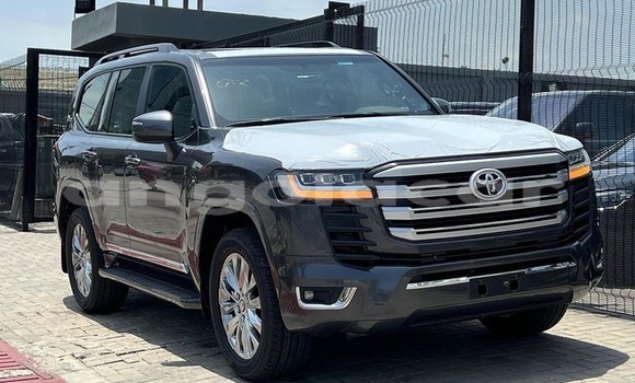 Buy Used Toyota Land Cruiser Prado Black Car in Luanda in Luanda Province