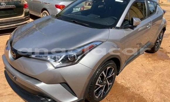 Acheter Occasion Voiture Toyota C-HR Gris à Luanda, Province de Luanda Acheter Occasion Voiture Toyota C-HR Gris à Luanda, Province de Luanda