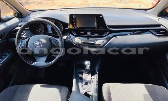 Comprar Usado Toyota C-HR Prata Carro em Luanda em Luanda Province Comprar Usado Toyota C-HR Prata Carro em Luanda em Luanda Province