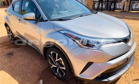 Comprar Usado Toyota C-HR Prata Carro em Luanda em Luanda Province Comprar Usado Toyota C-HR Prata Carro em Luanda em Luanda Province