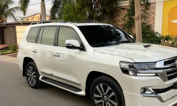 Comprar Usado Toyota Land Cruiser Prado Branco Carro em Luanda em Luanda Province