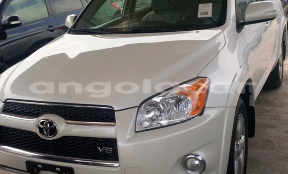 Acheter Occasion Voiture Toyota RAV4 Blanc à Luanda, Province de Luanda Acheter Occasion Voiture Toyota RAV4 Blanc à Luanda, Province de Luanda