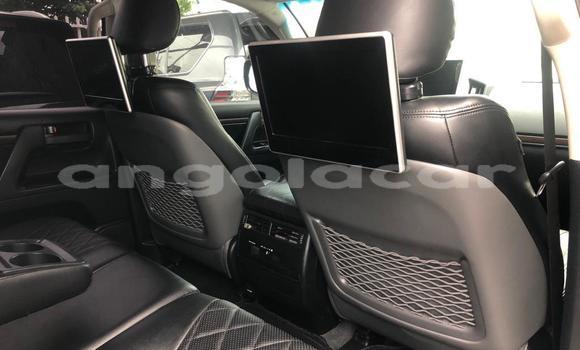 Buy Used Toyota Land Cruiser Silver Car in Luanda in Luanda Province Buy Used Toyota Land Cruiser Silver Car in Luanda in Luanda Province