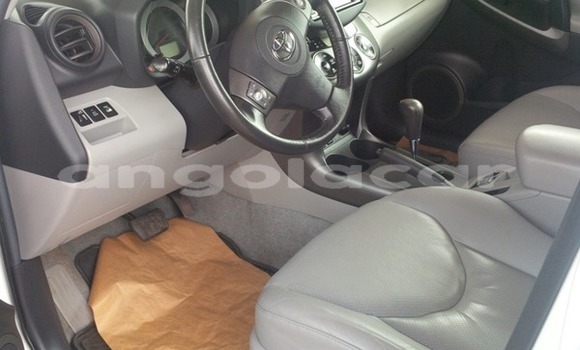 Buy Used Toyota RAV4 White Car in Luanda in Luanda Province Buy Used Toyota RAV4 White Car in Luanda in Luanda Province
