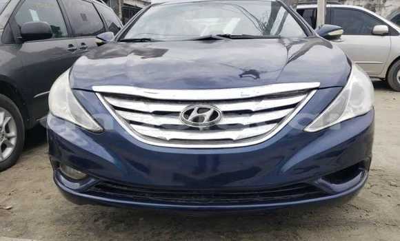 Buy Used Hyundai Sonata Blue Car in Luanda in Luanda Province