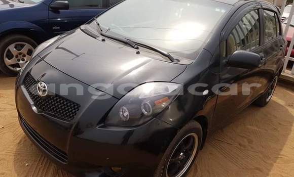 Medium with watermark toyota yaris luanda province luanda 32045