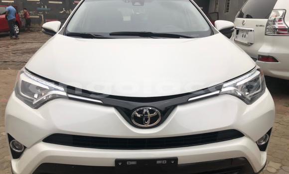 Buy Used Toyota RAV4 White Car in Luanda in Luanda Province Buy Used Toyota RAV4 White Car in Luanda in Luanda Province