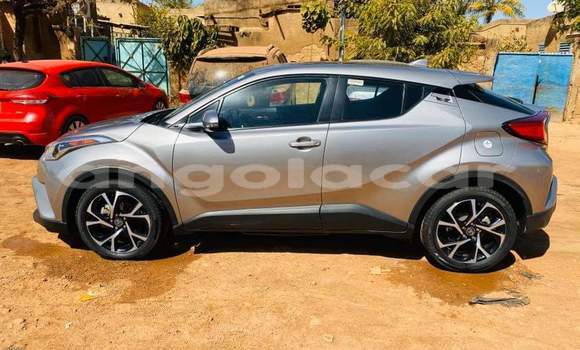 Acheter Occasion Voiture Toyota C-HR Gris à Luanda, Province de Luanda Acheter Occasion Voiture Toyota C-HR Gris à Luanda, Province de Luanda