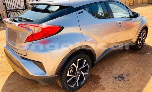 Acheter Occasion Voiture Toyota C-HR Gris à Luanda, Province de Luanda Acheter Occasion Voiture Toyota C-HR Gris à Luanda, Province de Luanda