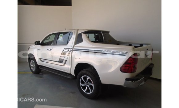 Buy Import Toyota Hilux White Car in Import - Dubai in Bengo Province Buy Import Toyota Hilux White Car in Import - Dubai in Bengo Province