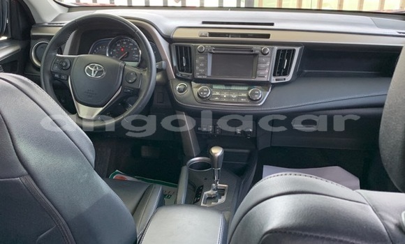 Comprar Usado Toyota RAV4 Vermelho Carro em Luanda em Luanda Province Comprar Usado Toyota RAV4 Vermelho Carro em Luanda em Luanda Province