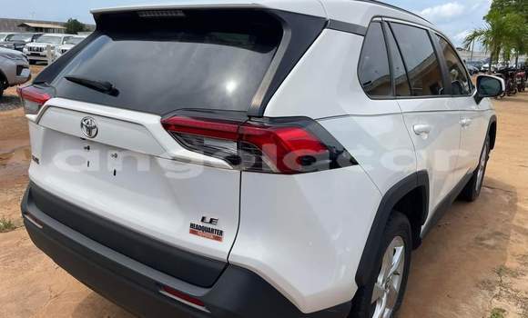 Buy Used Toyota RAV4 White Car in Luanda in Luanda Province Buy Used Toyota RAV4 White Car in Luanda in Luanda Province