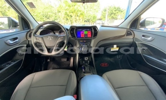 Acheter Occasion Voiture Hyundai Santa Fe Blanc à Luanda, Province de Luanda Acheter Occasion Voiture Hyundai Santa Fe Blanc à Luanda, Province de Luanda