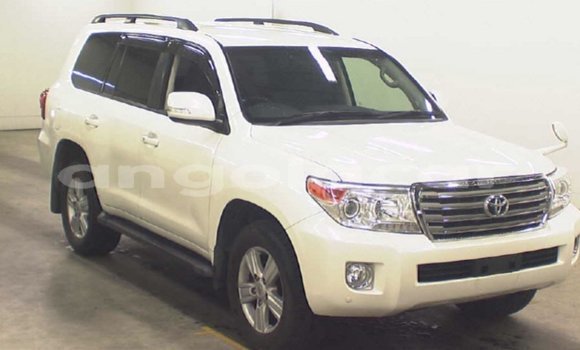 Comprar Importar Toyota Land Cruiser Branco Carro em Import - Dubai em Bengo Province Comprar Importar Toyota Land Cruiser Branco Carro em Import - Dubai em Bengo Province